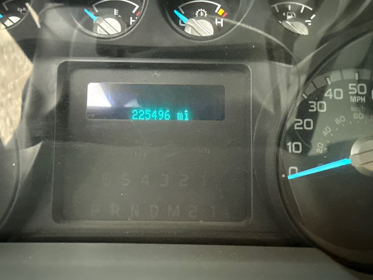 ford-f350-xl-image-26