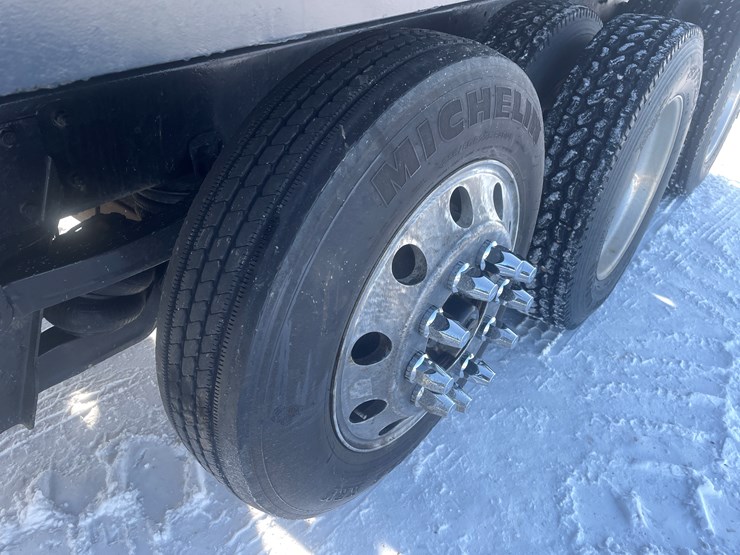 #1156-•-1987-mack-dump-truck-(has-mn-title)-image-10