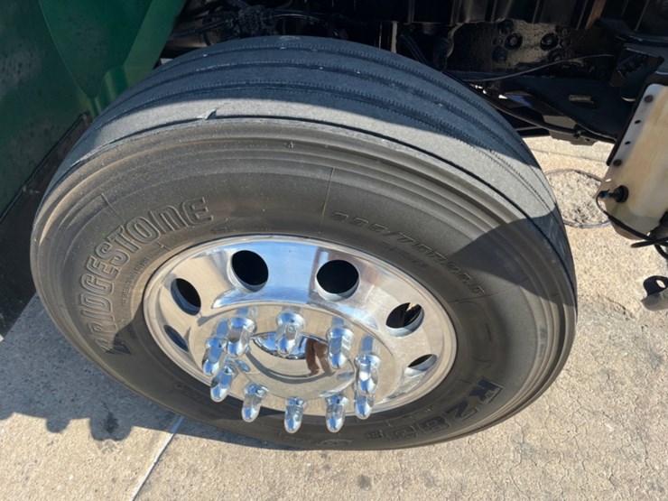 2019-international-durastar-4300-image-11