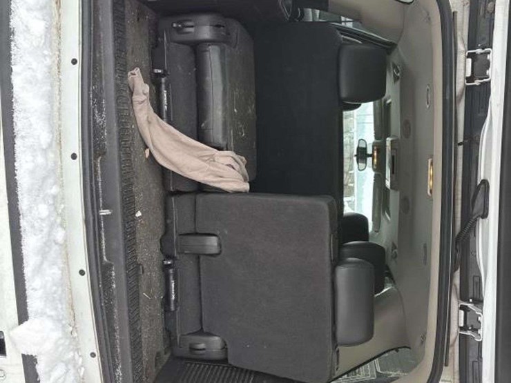 2013-chevrolet-tahoe-image-15