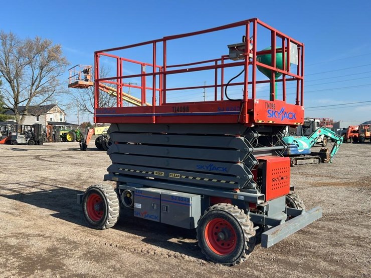 skyjack-sj8243rt-image-7