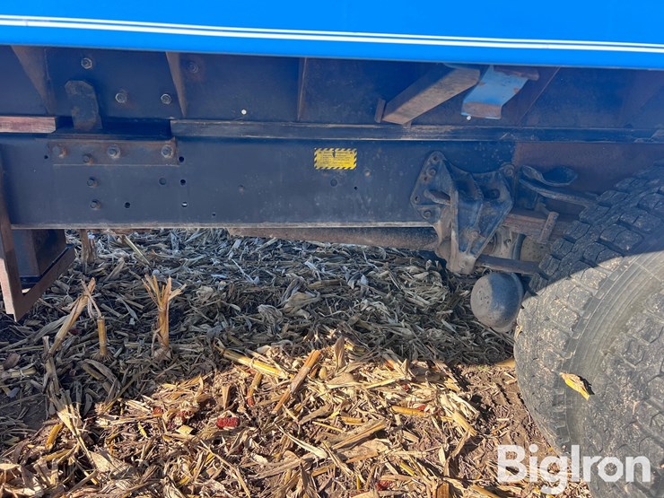 international-4900-image-13