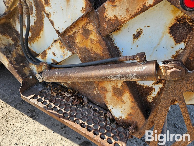 international-4900-image-11