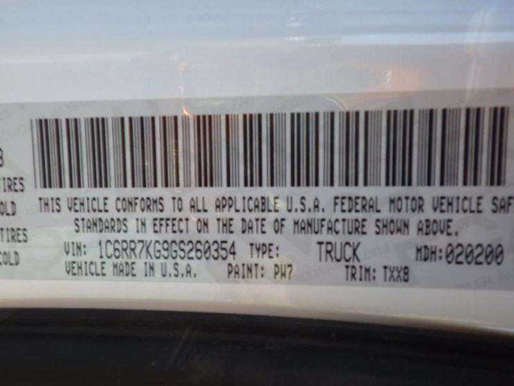 2016-dodge-1500-image-16