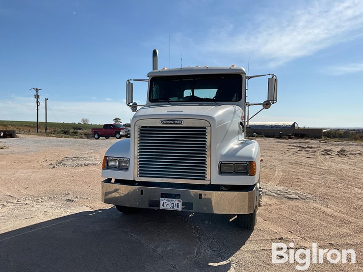 2000-freightliner-fld112-image-2