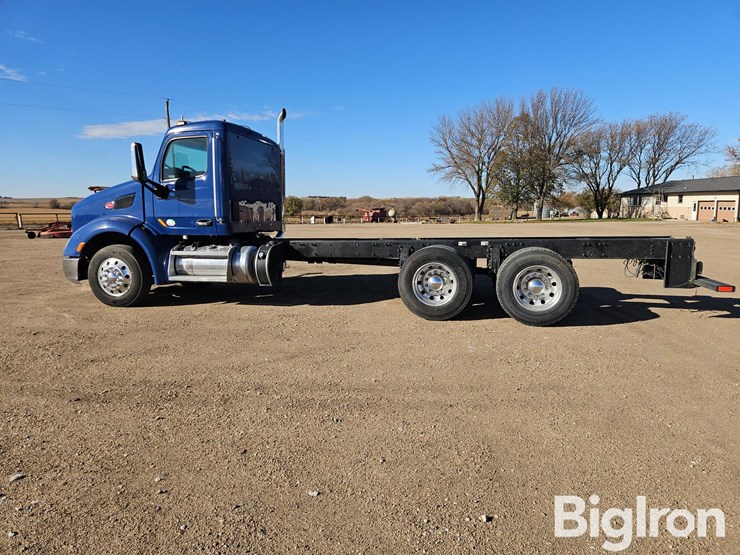peterbilt-579-image-8