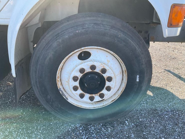 2001-international-4900-image-62