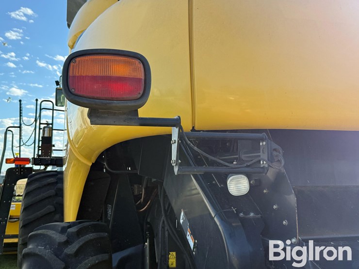 new-holland-cr960-image-17