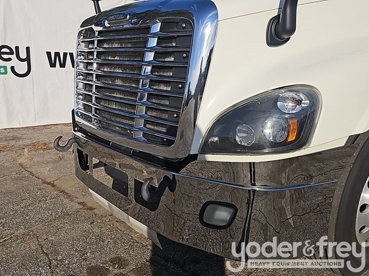 2018-freightliner-cascadia-image-17