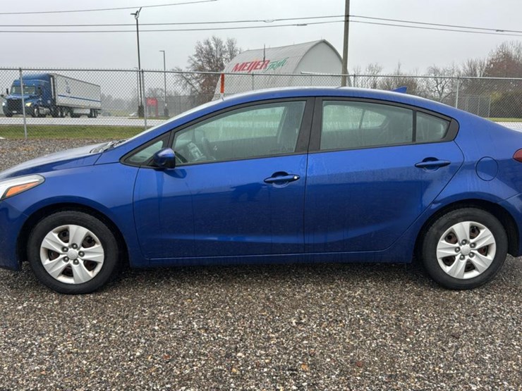 #2051-•-2017-kia-forte*-image-2