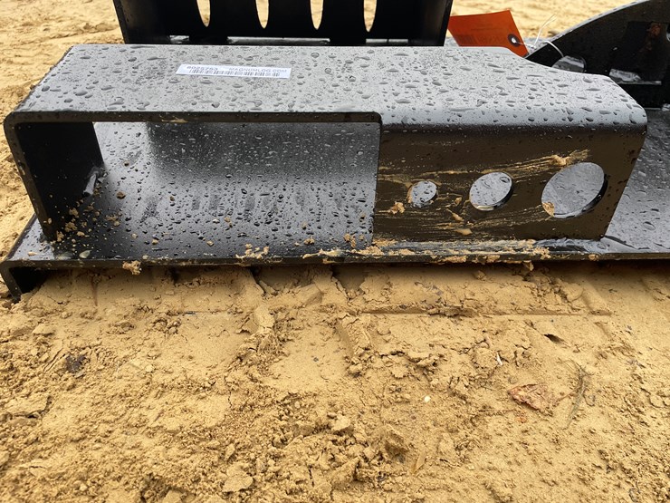 #2541-•-new-pinnacle-heavy-duty-do-all-receiver-hitch-skid-steer-plate-with-chain-buckets-image-5