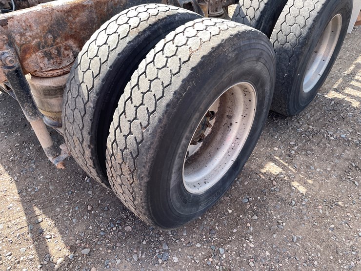 #1108-•-1996-international-cab-and-chassis-(has-mn-title)-image-11