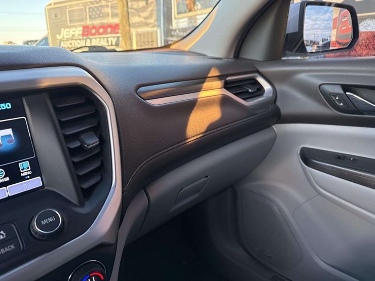 2017-gmc-acadia-slt-image-23