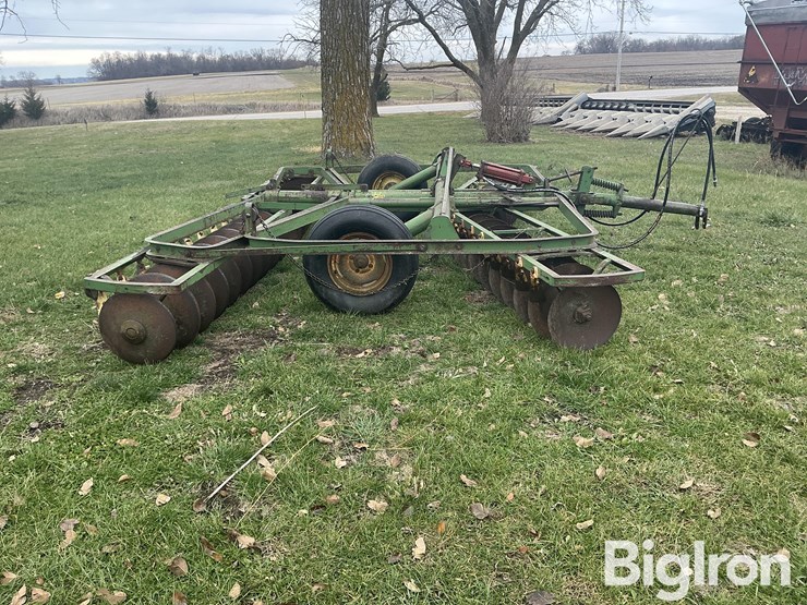 john-deere-14-image-4