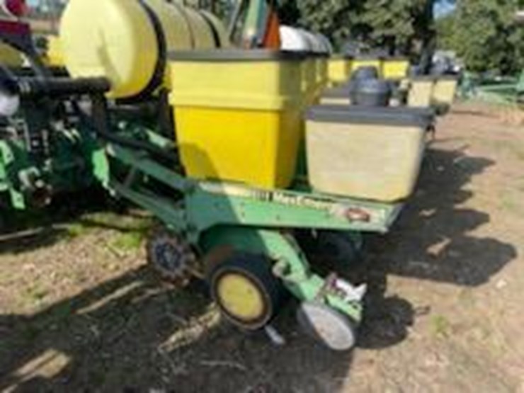 john-deere-7200-image-4
