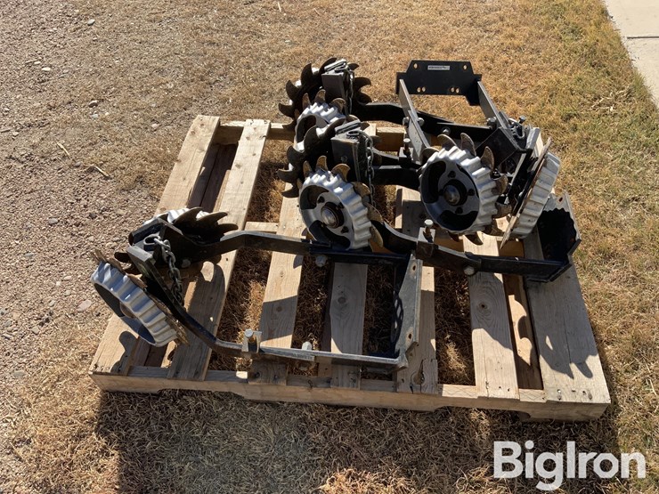 john-deere-banded-row-cleaners-image-4