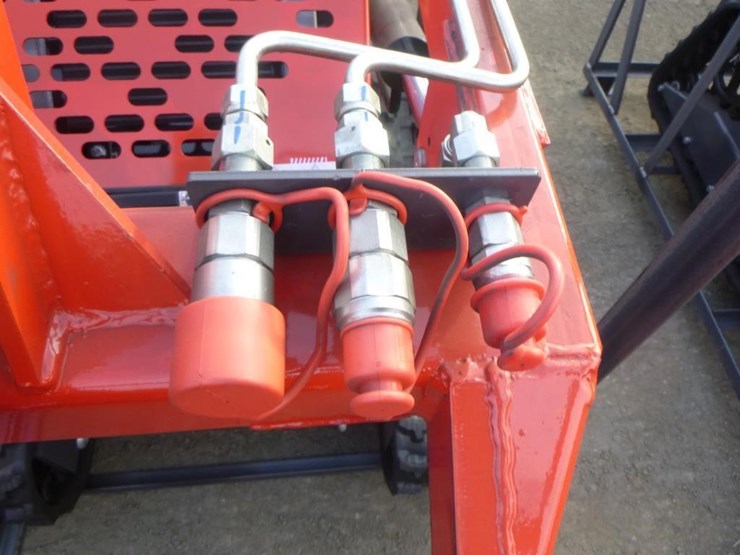 2025-agt-ysrt14-skid-steer-track-loader-image-10