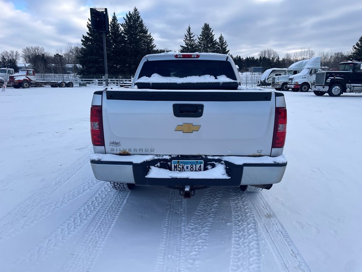 #1158-•-2013-silverado-1500-pickup-truck-(has-mn-title)-image-4