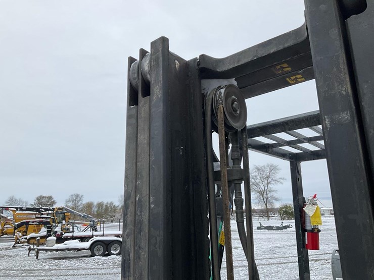 mitsubishi-fg30-image-15