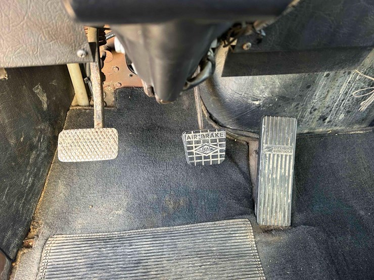 western-star-4964f-image-76