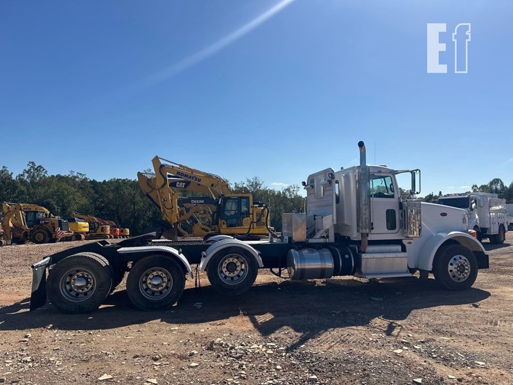 2012-peterbilt-367-image-9