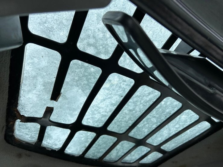 caterpillar-262d-image-13