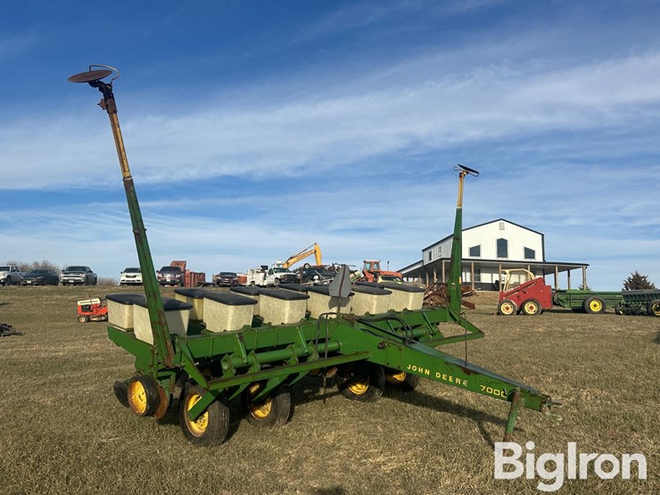 john-deere-7000-image-3