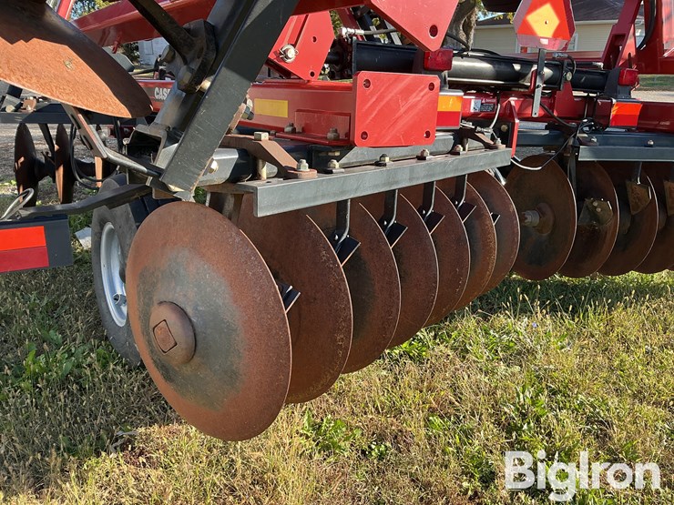 case-ih-370-image-12