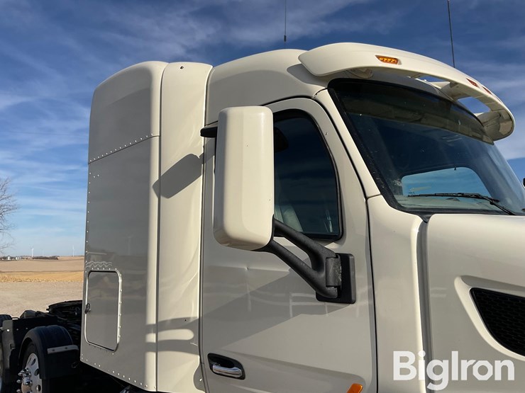 2020-peterbilt-579-image-13
