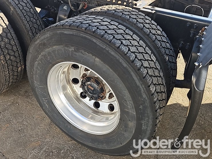 2018-freightliner-cascadia-image-14