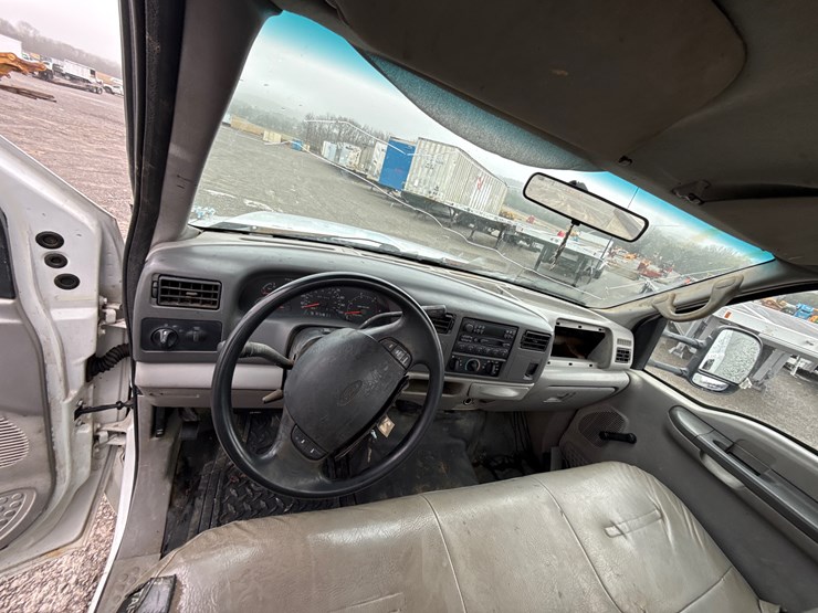 ford-f550-xl-image-23