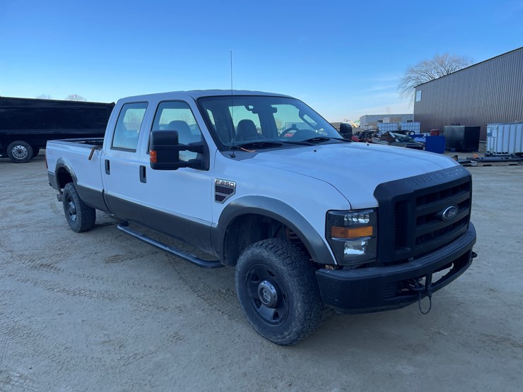 ford-f250-xl-image-3