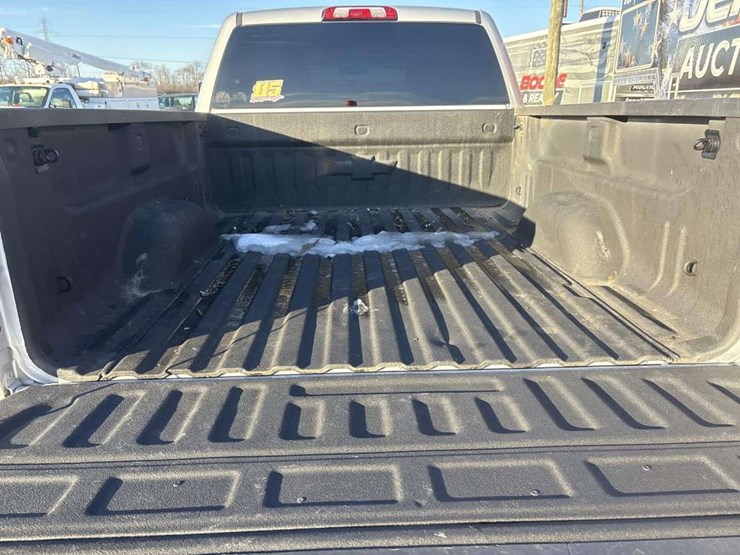 2017-chevrolet-1500-image-15