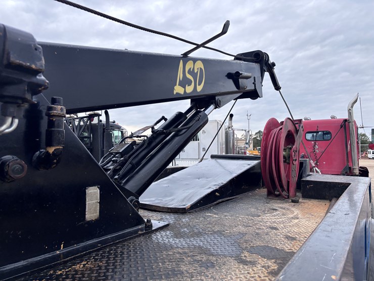 1990-peterbilt-379-image-7