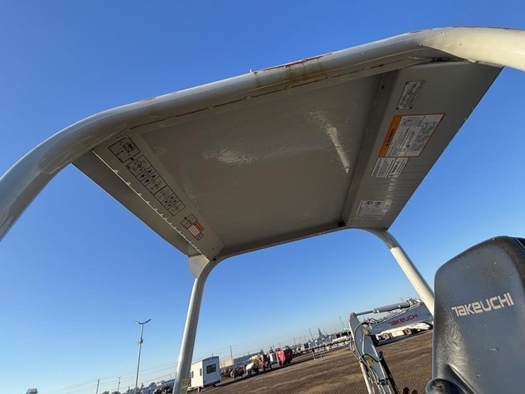 takeuchi-tb230-image-38