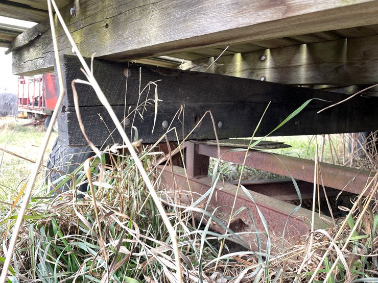 #210-•-16'-hay-rack-on-running-gear-(boyceville,-wi)-image-16
