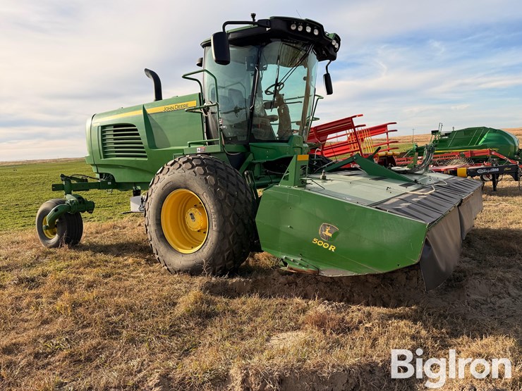 2021-john-deere-w235-image-3