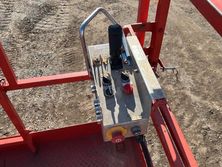 skyjack-sj8243rt-image-41