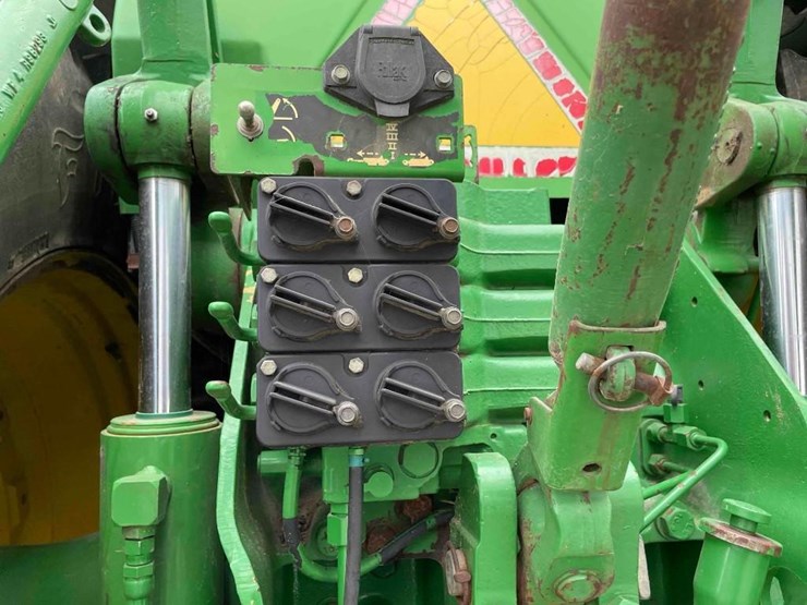 john-deere-8300-image-22