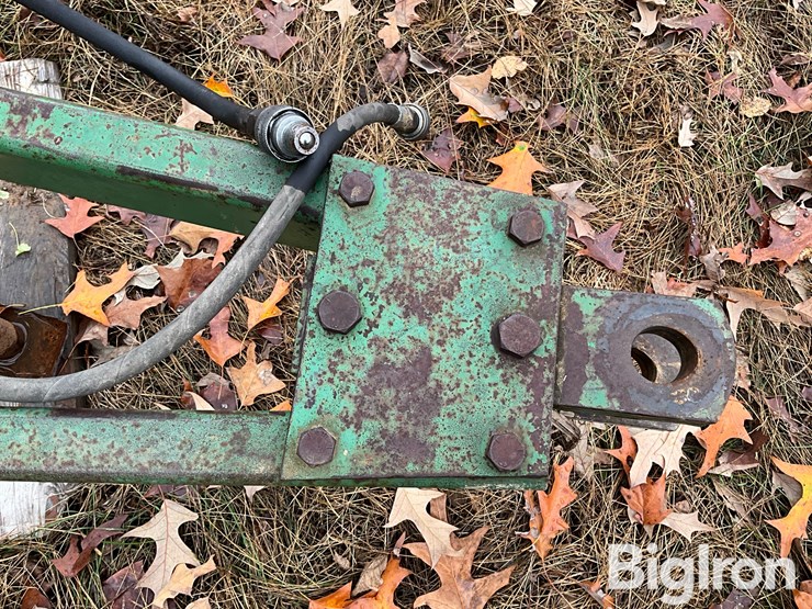 john-deere-230-image-9