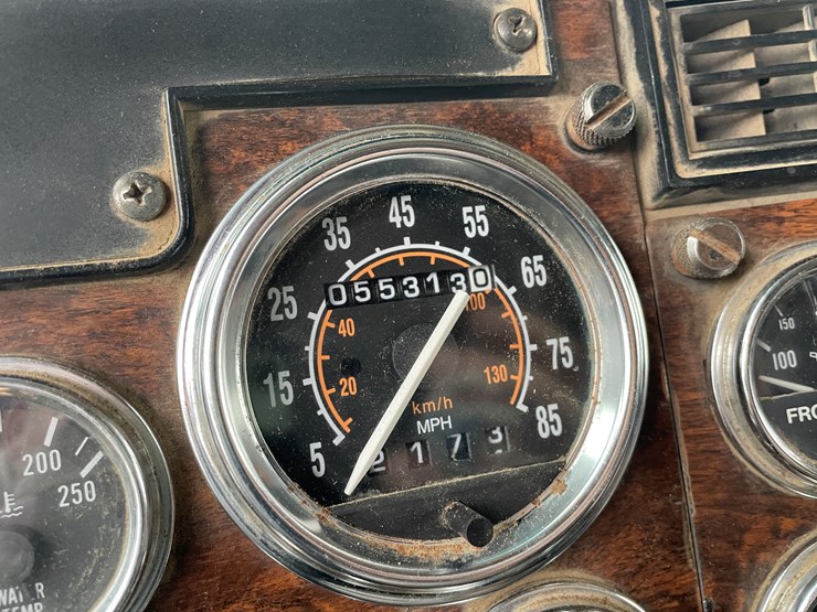 peterbilt-357-image-100