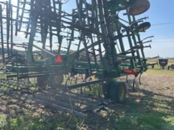 john-deere-2210-image-6