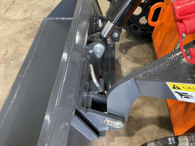 #1005-•-new-land-hero-ldh-t460-mini-track-skid-steer-loader-image-7