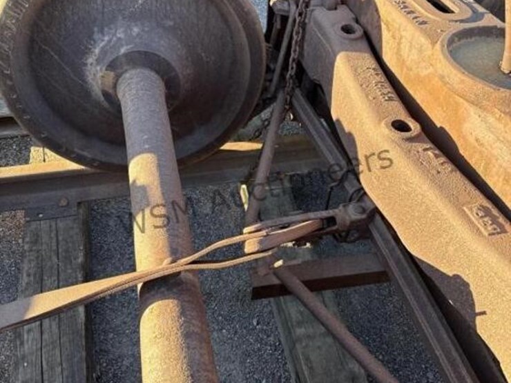 caboose-rail-car-w/-trucks-&-rail-section-image-43