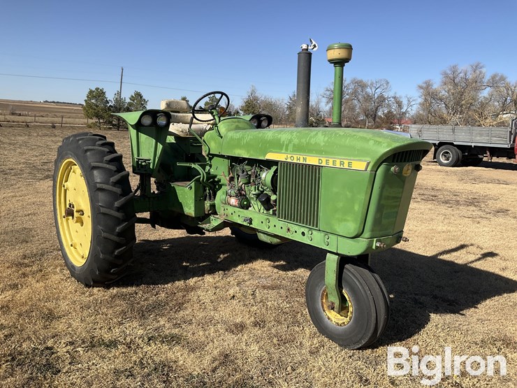 john-deere-2510-image-1