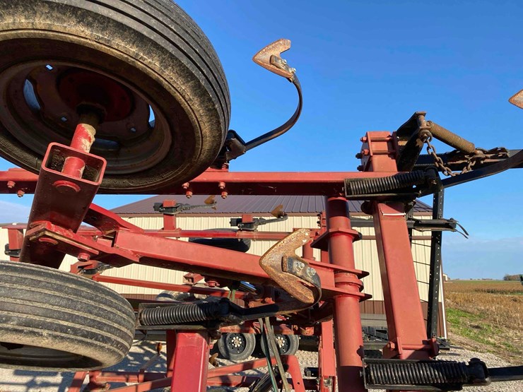 case-ih-4300-image-45