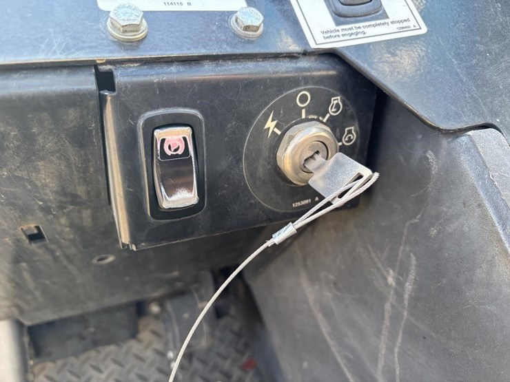 2018-genie-gth1056-image-34