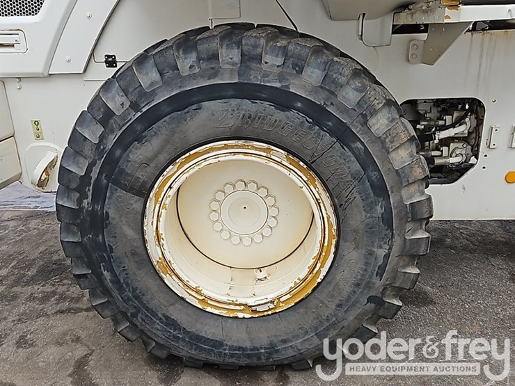 2014-caterpillar-930k-image-13