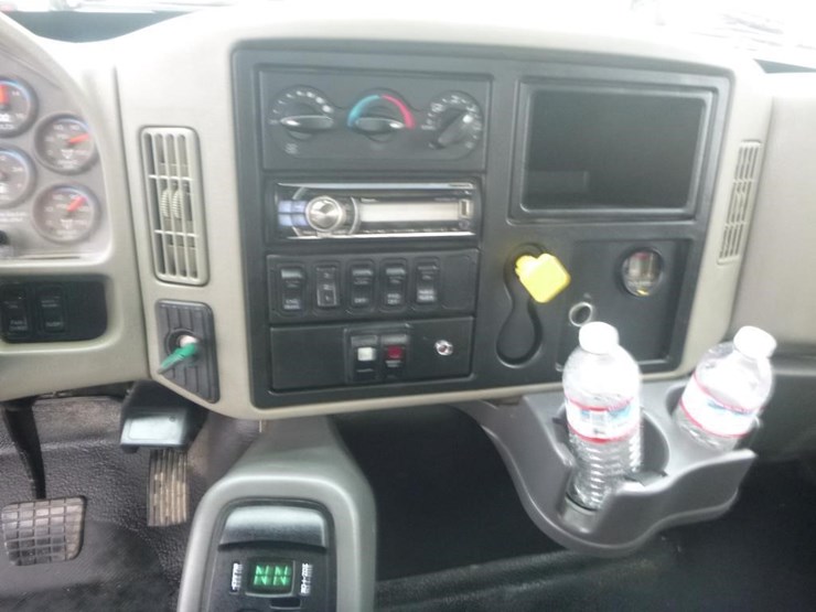 2013-international-durastar-4400-image-21