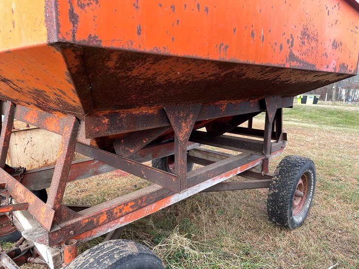 #206-•-kory-gravity-box-on-running-gear-(boyceville,-wi)-image-17